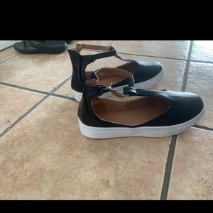 Lady shoes size 6